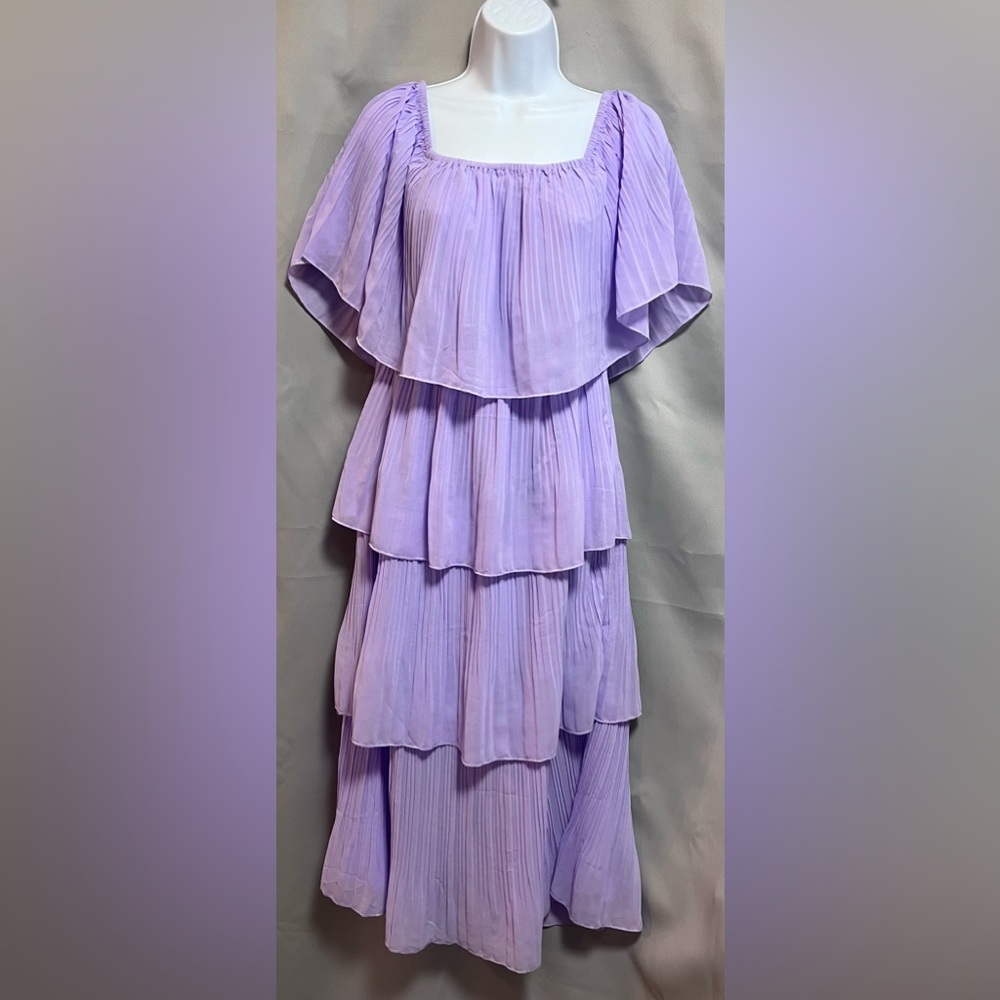 NEW ETCYY  Pretty Pleated Dress Size Medium Lila NWT‎